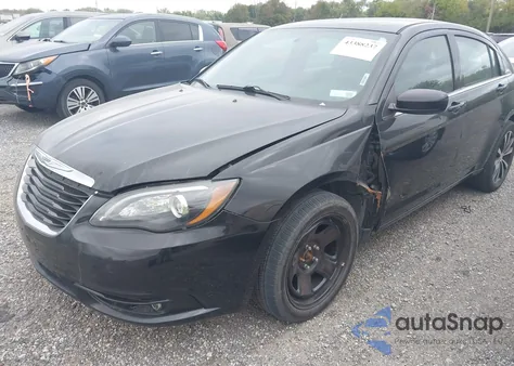 2014 Chrysler 200 Touring z USA, uszkodzony, nr VIN 1C3CCBBBXEN159119